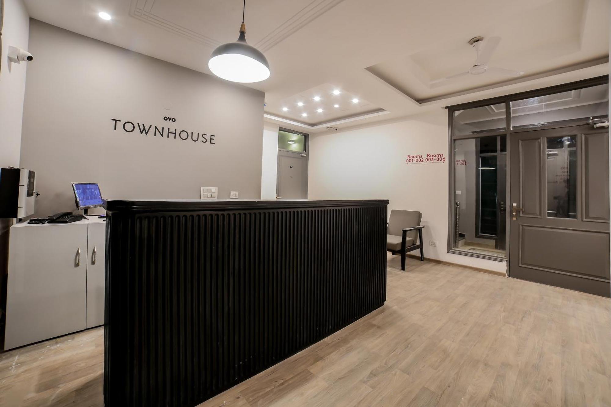 Townhouse 330 Dlf Phase-2 Near Leisure Valley Park 구르가온 외부 사진